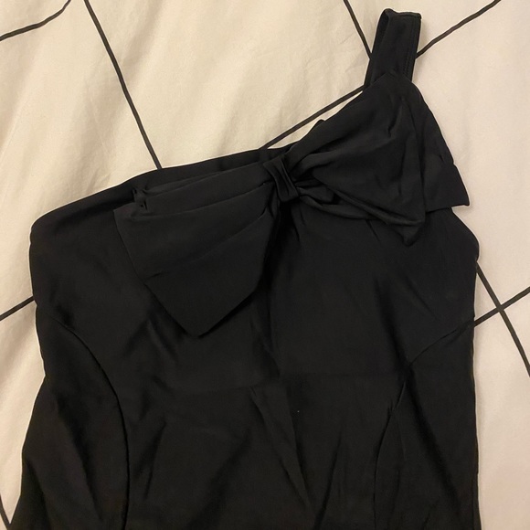 On shoulder ribboned one piece swimsuit